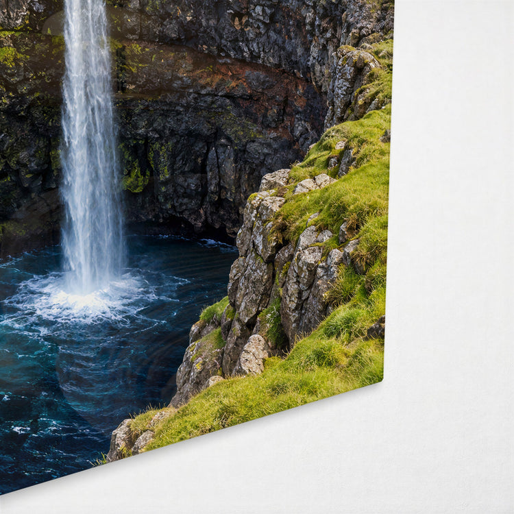 Thread of Water, Open Bay glass wall art, corner view