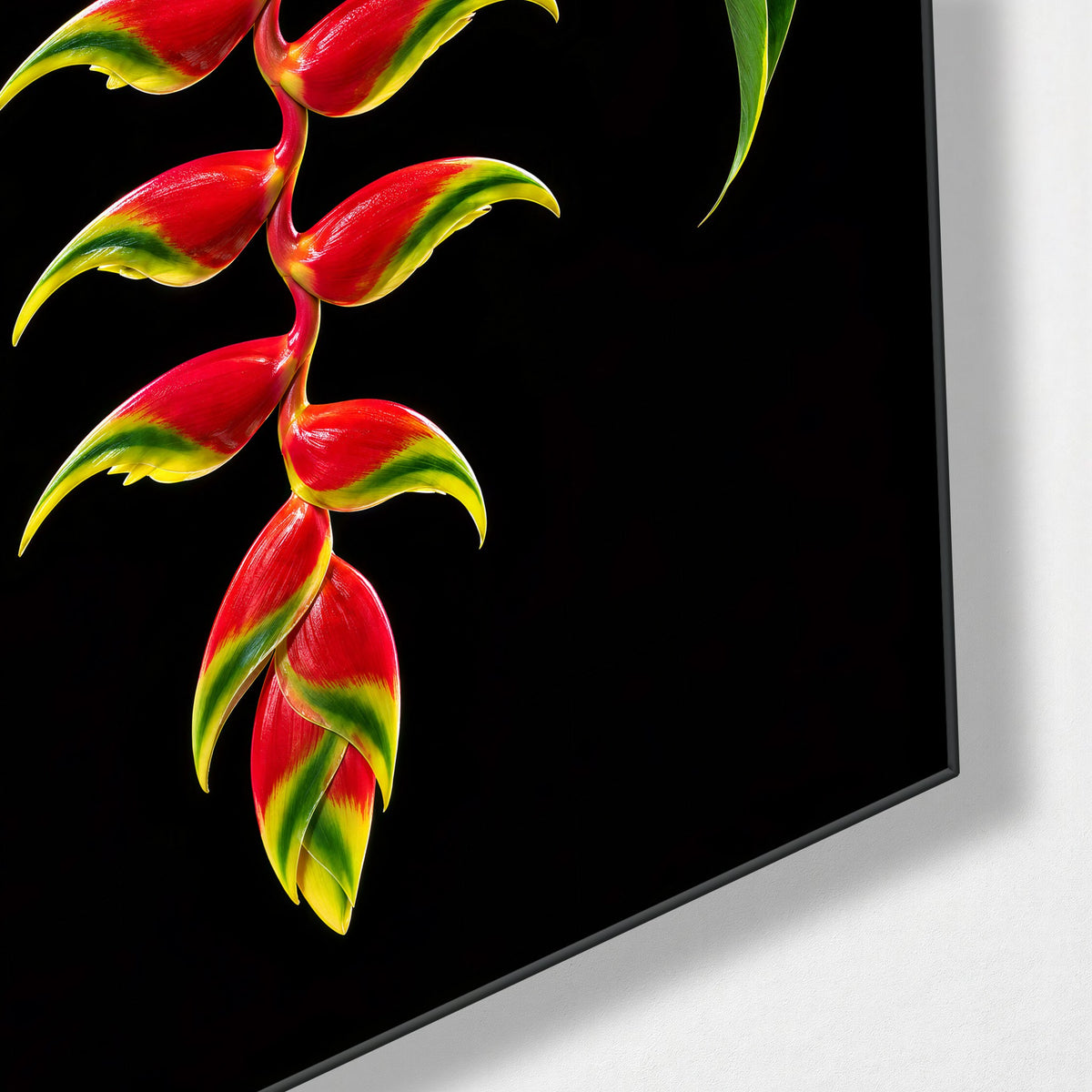 Zigzag in Scarlet glass wall art, corner view